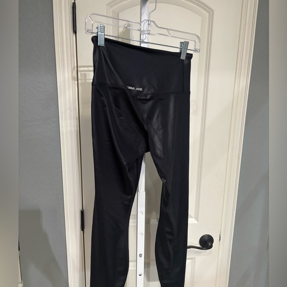 Lorna Jane Size XSmall (no size tag) Black Shiny Leggings - Picture 2 of 4